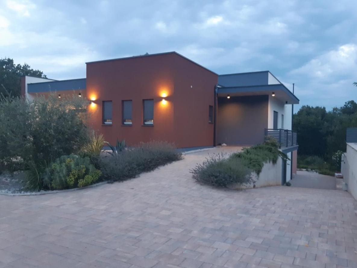 Apartments Bijou With Big Private Garden Near Umag Vilanija Exterior photo