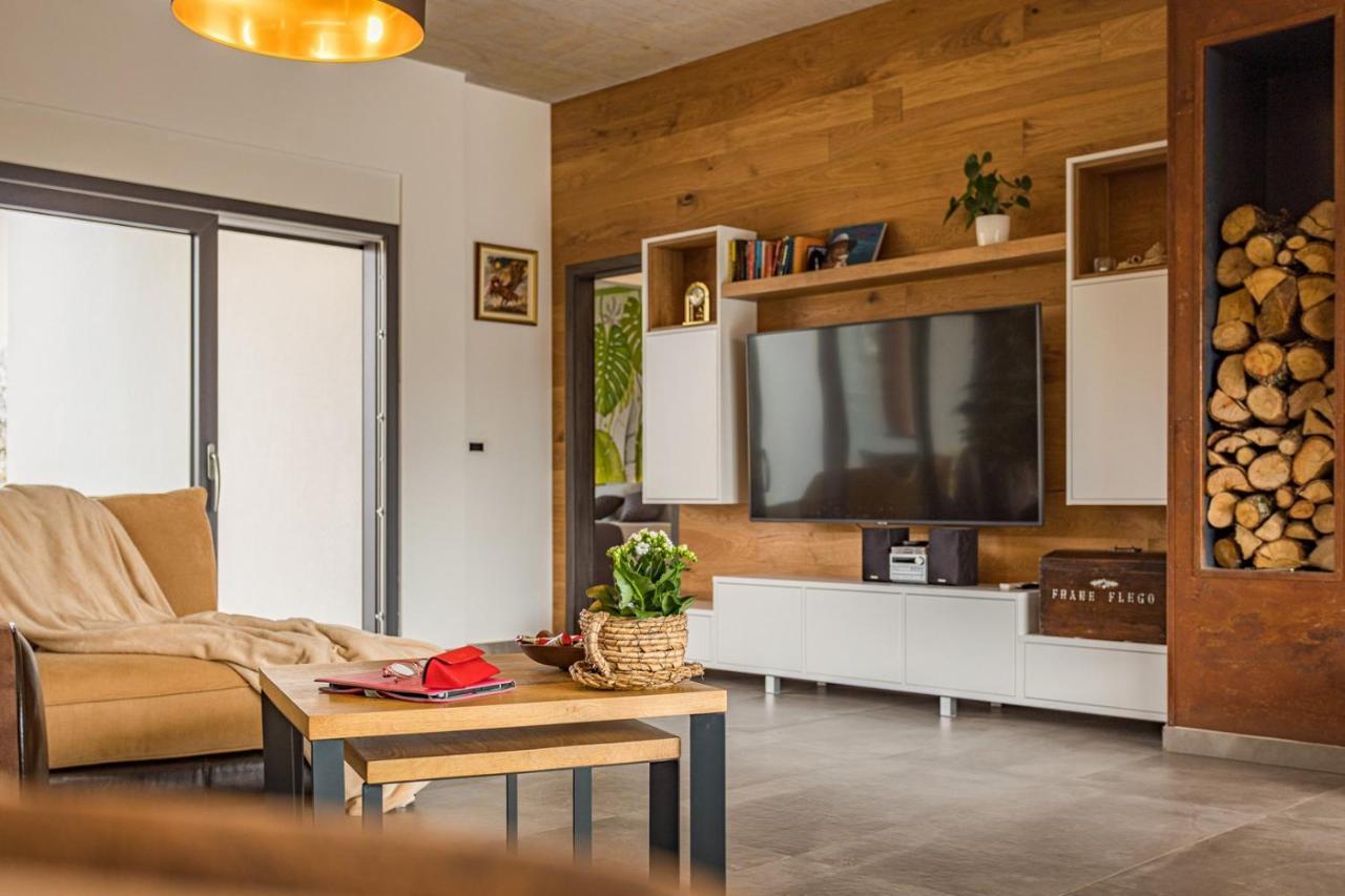 Apartments Bijou With Big Private Garden Near Umag Vilanija Exterior photo