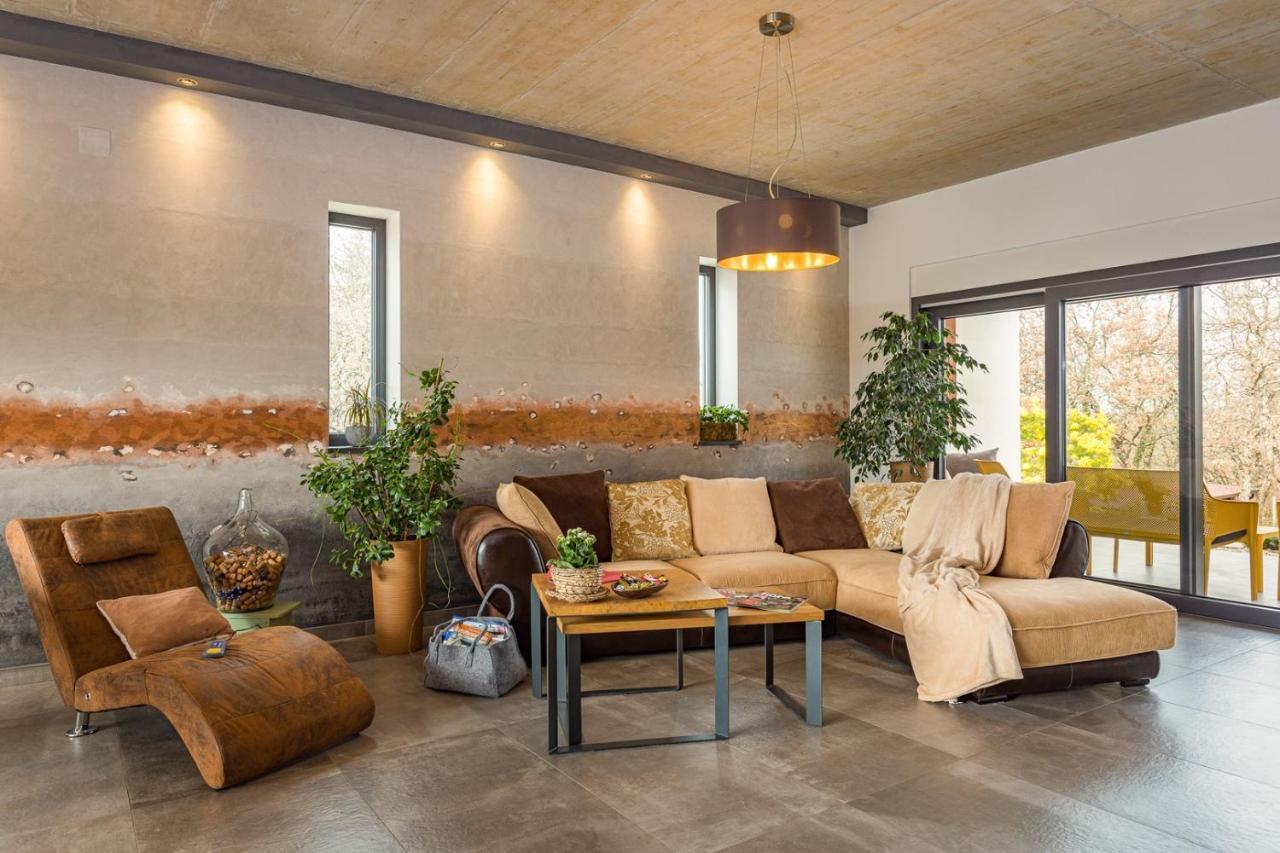 Apartments Bijou With Big Private Garden Near Umag Vilanija Exterior photo